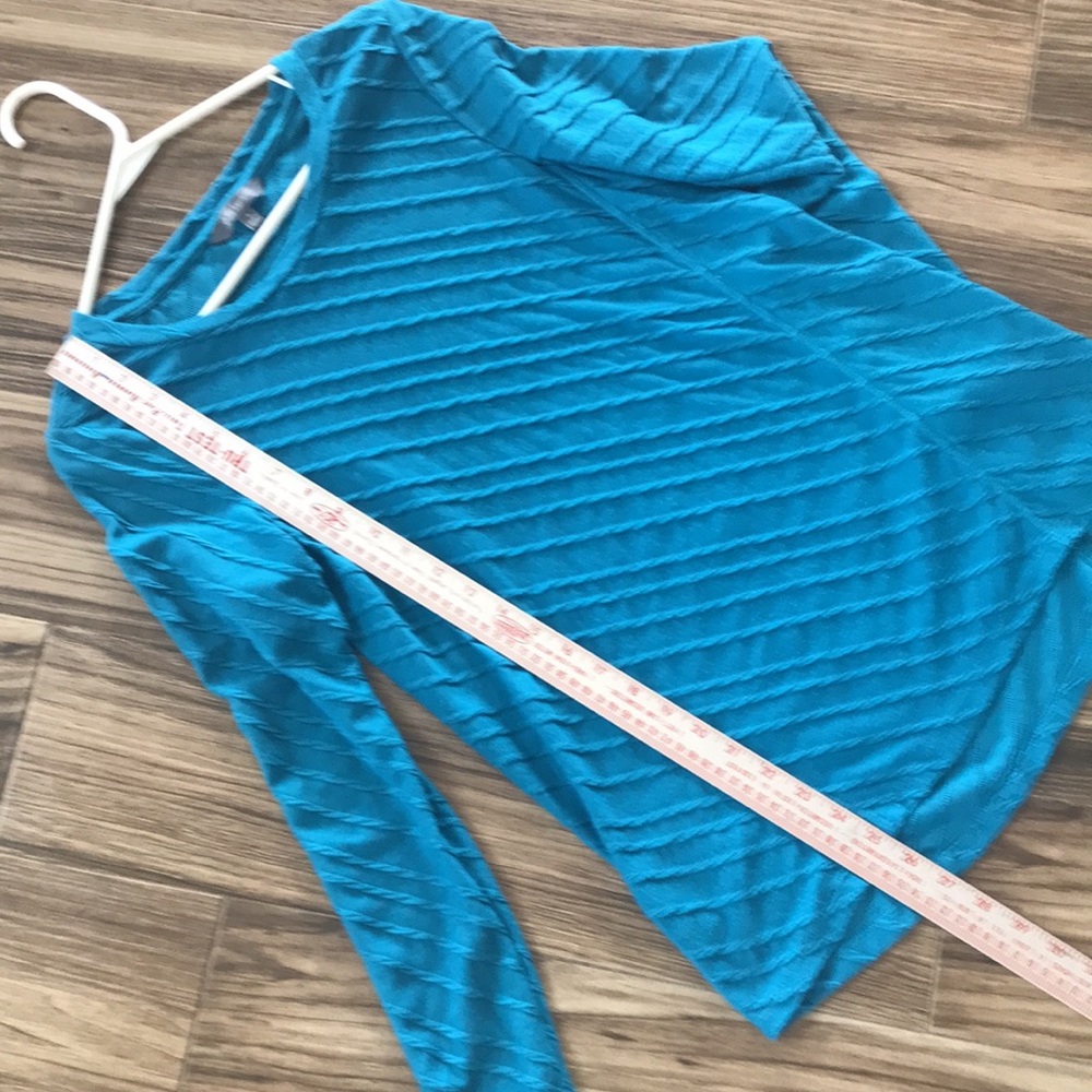 🟢Turquoise Diagonal Knit Top - Picture 3 of 8